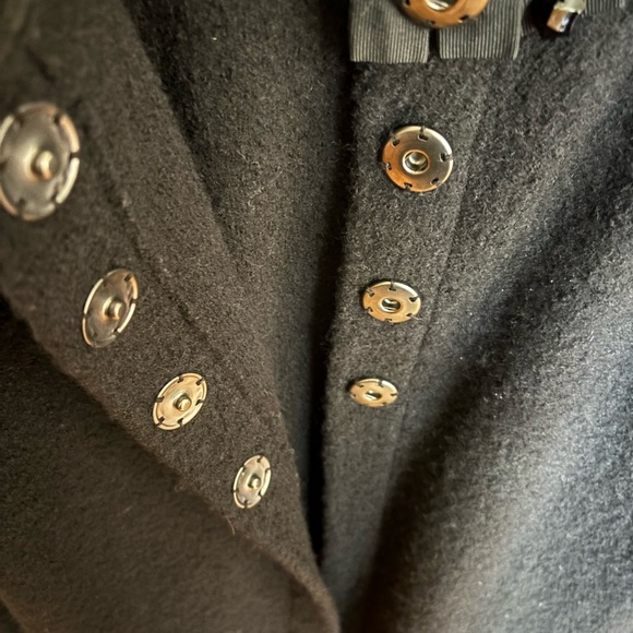 Willi Smith black boiled wool embellished neckline hidden snap close coat size M - Picture 4 of 5